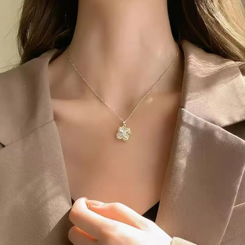 Vertex Petal Necklace (Pago contra entrega)